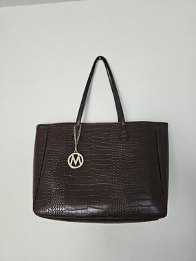 MARK.COLLECTION Chocolate Brown Croc-Embossed Tote Bag with Gold Charm
